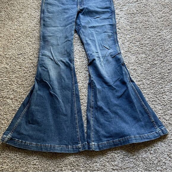 NWT Wrangler Retro High Rise Bell Bottom Flare Denim Hemp Stretch Jeans - Picture 3 of 13